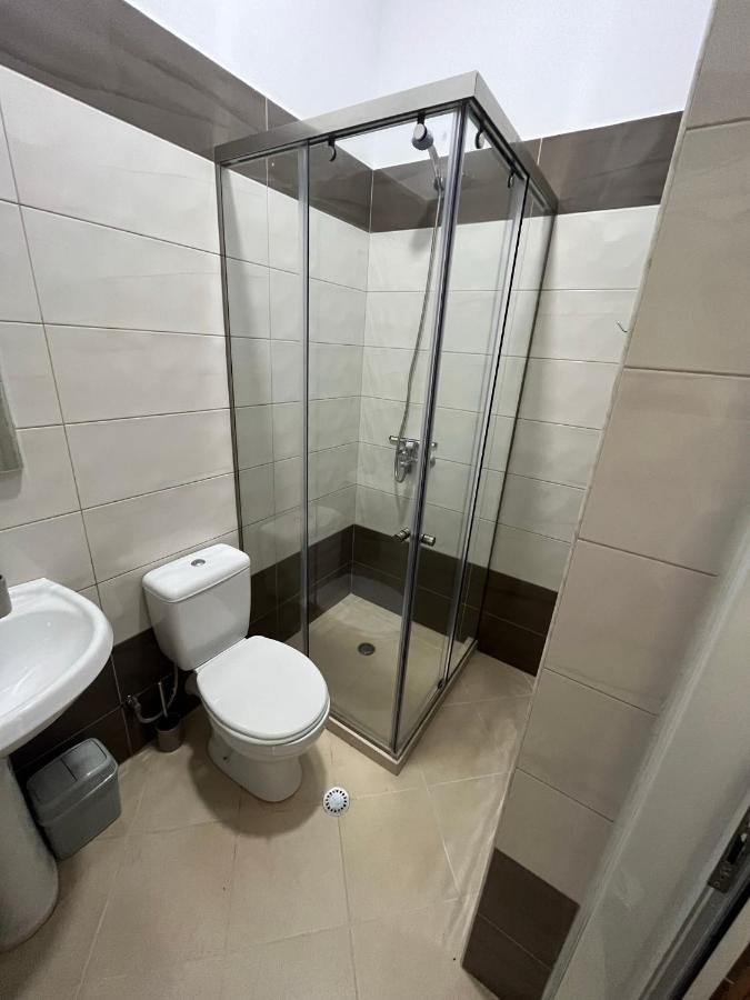 Gjiri I Lalezit, Saliu Apartment